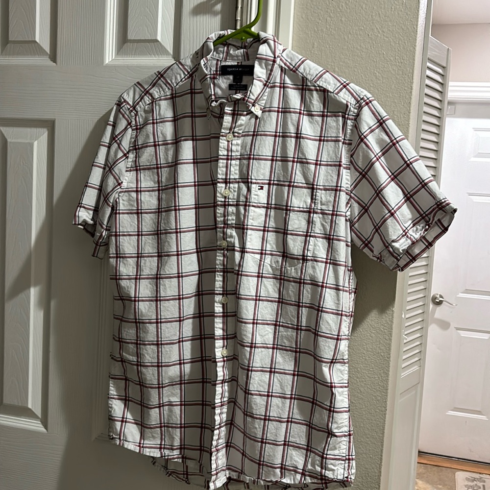 GUC Tommy Hilfiger Men’s size smalll button up